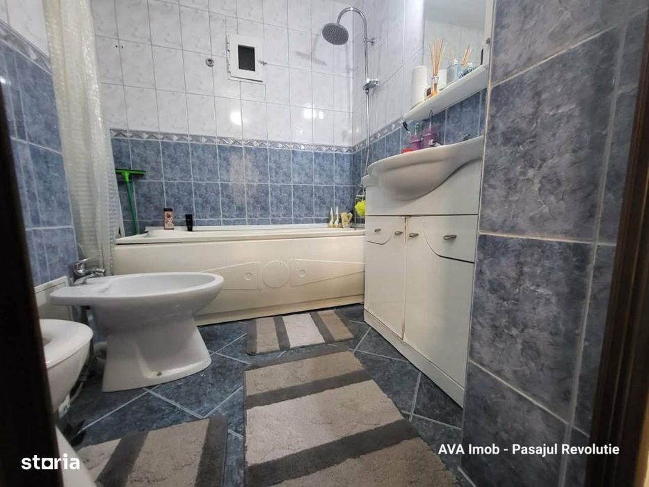 Vând apartament sau schimb cu casă