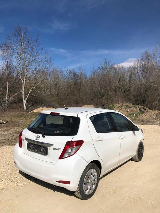 Тойота Ярис П13 / Toyota Yaris 2012г. P13  - на части