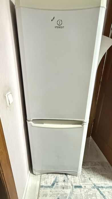 Холодильник рабочий б/у
