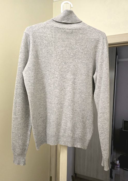 Свитер из шерсти