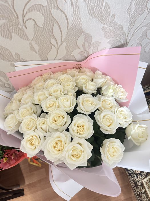 51 роза, свежие букеты