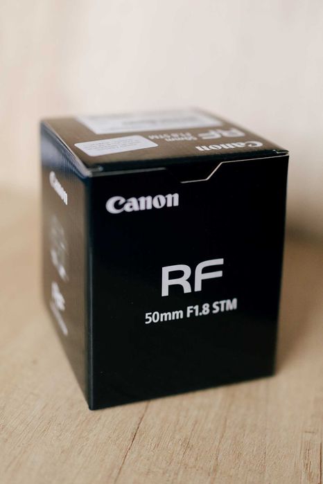 Canon RF 50mm F1.8 STM – Obiectiv foto mirrorless – Nou, nefolosit
