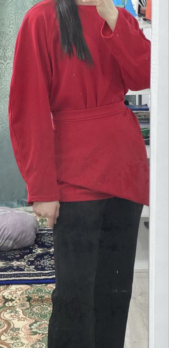 Кофта и сапоги в хорошем качестве