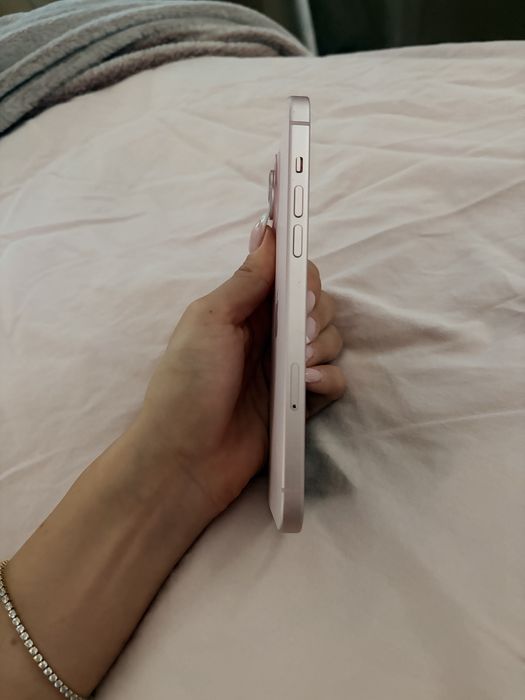 Телефон iphone 15 plus