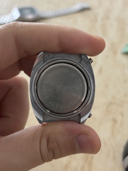 Продам часы Электроника-1