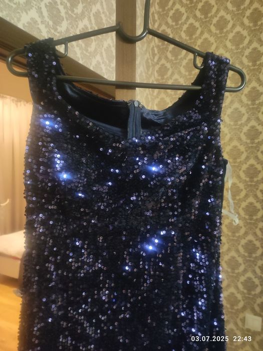 Платье вечернее длинное ,одевала всего два раза ,совсем новое