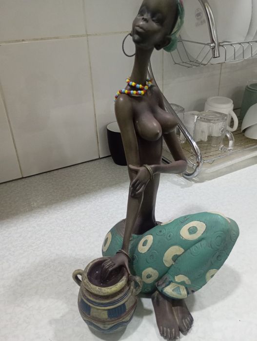 Статуэтка черная рабыня