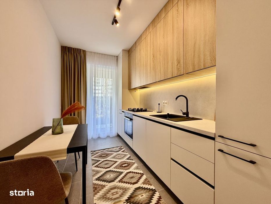 Apartament cu piscina si gradina proprie, nou, la prima inchiriere