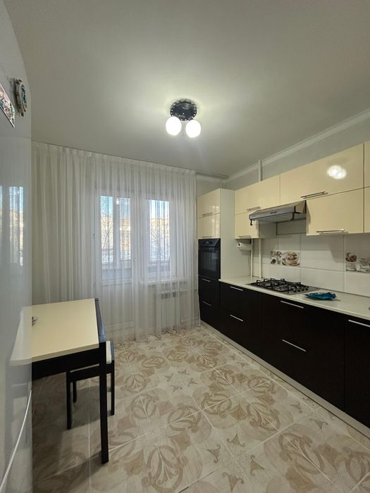 Продаю 2х комн квартиру. 11 микрорайон