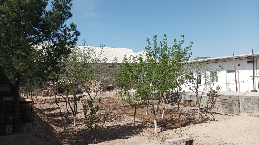 7,8 sotixli uy sotiladi.