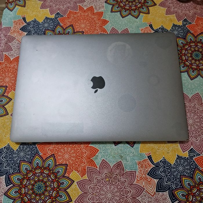 Macbook pro 16 - i9 - 521 gb