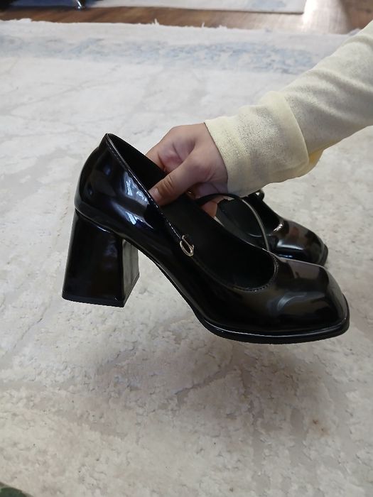 Продам Школьные туфли