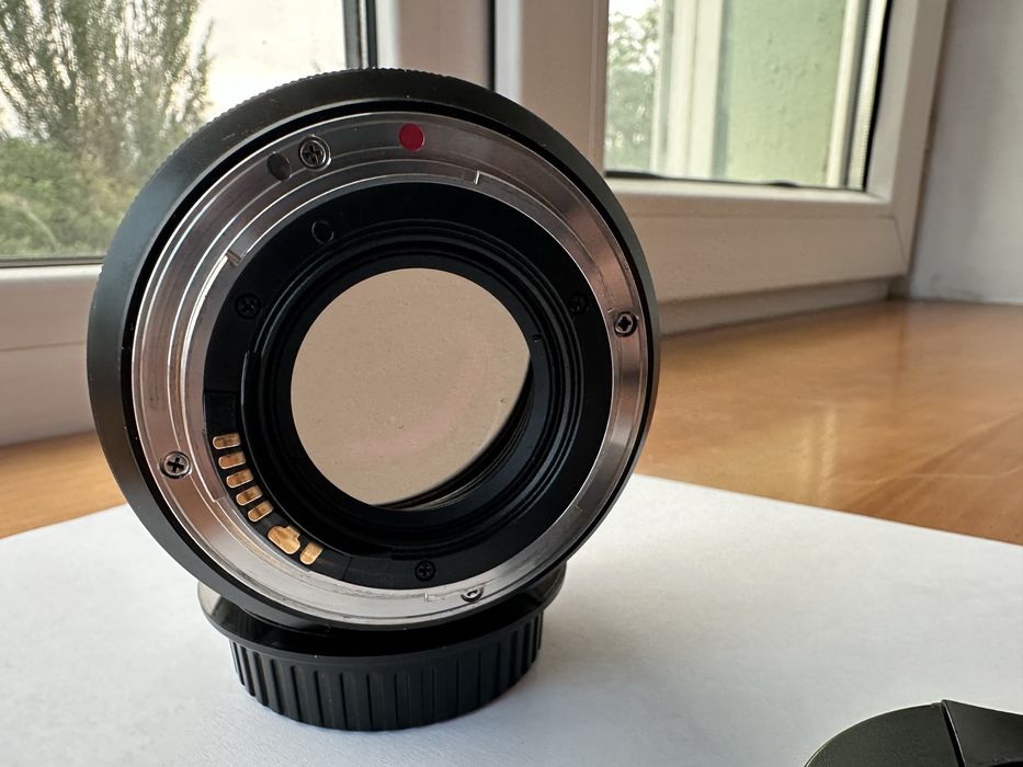 Carl Zeiss Planar T* 85mm f/1.4 ZE для Canon