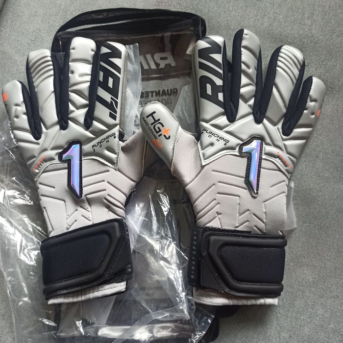 Нови вратарски ръкавици RINAT Kratos Turf 9