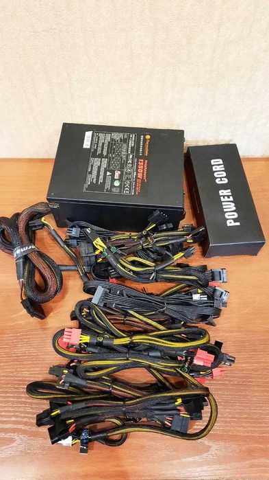 Блок питания Thermaltake Toughpower 1350W