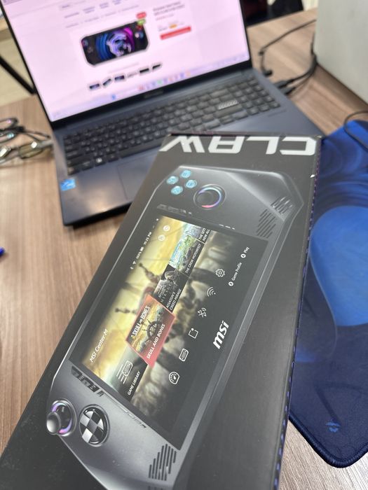 Игравая приставка MSI CLAW A1M-228KZ