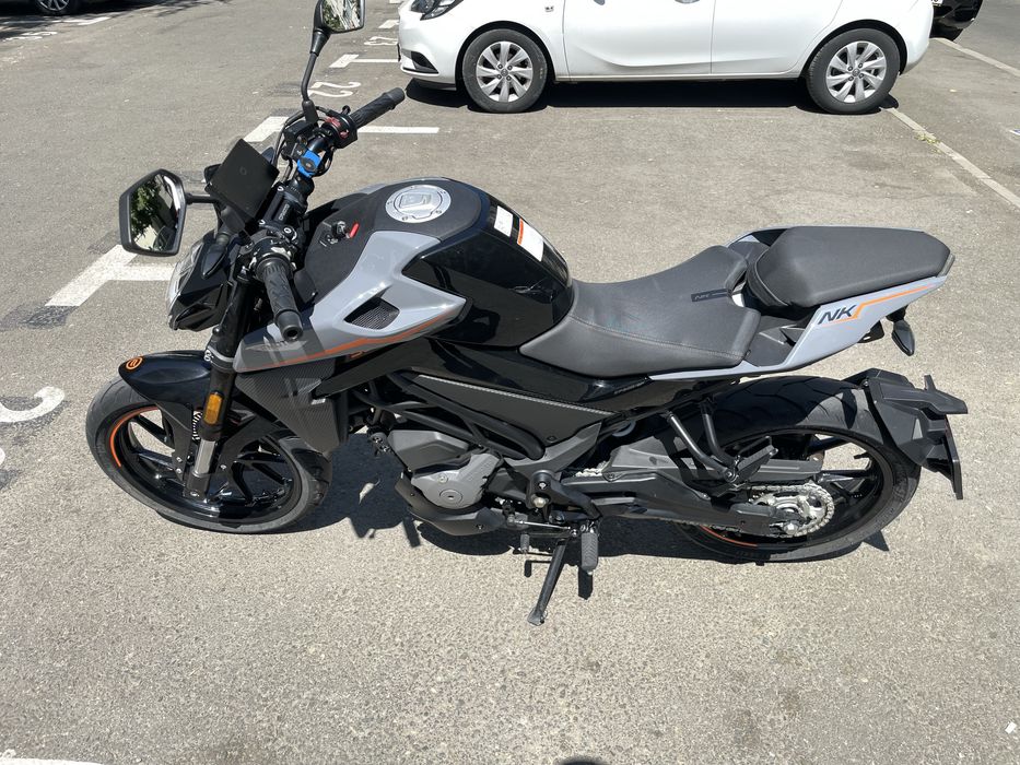 Vând CFMoto 300NK 2022