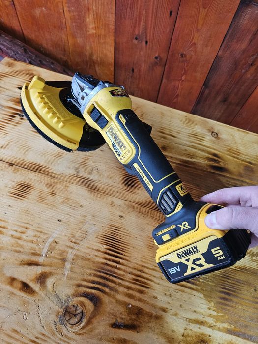 Polizor unghiular Dewalt 18V XR Brushless
