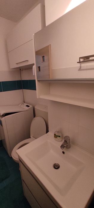 De închiriat apartament cu 1 camera 240 euro