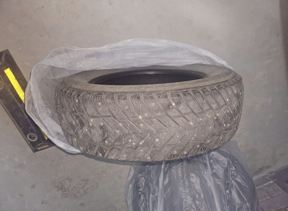 Продам комплект зимней резины