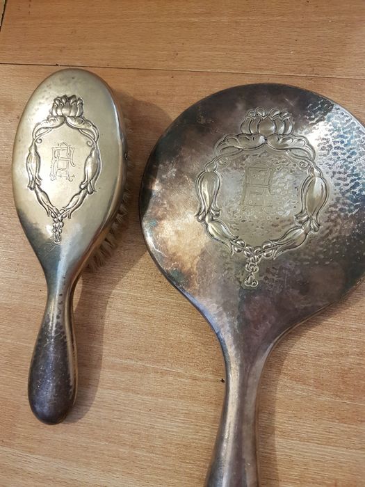 Oglinda si Perie Vechi / Placate cu Argint / Colectie