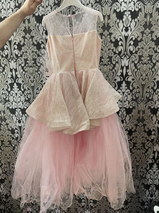 Продается нарядное платье