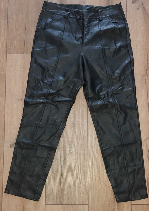Pantaloni imitație piele M