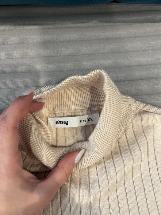 Бежов пуловер “ Sinsay”