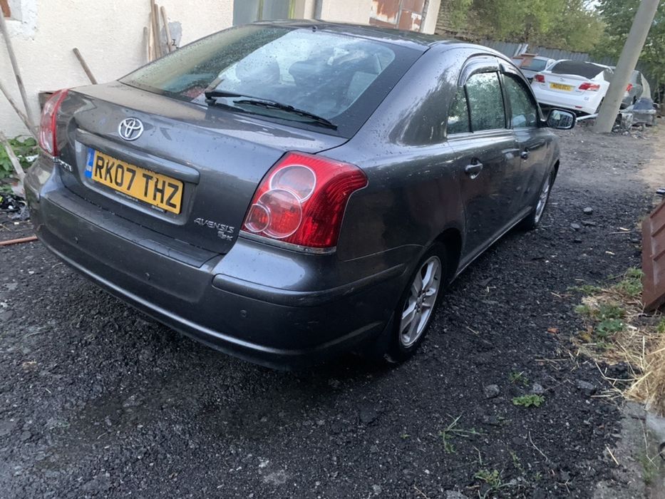 На Части Toyota Avensis Тойота Авенсис 1.8 vvt-i АВТОМАТ ПЕРФЕКТНА