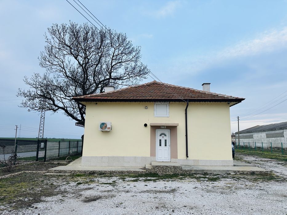 Дава се под наем Магазин в с. Роза, Област Ямбол - 184 кв.м за 408 € - Снимка #4