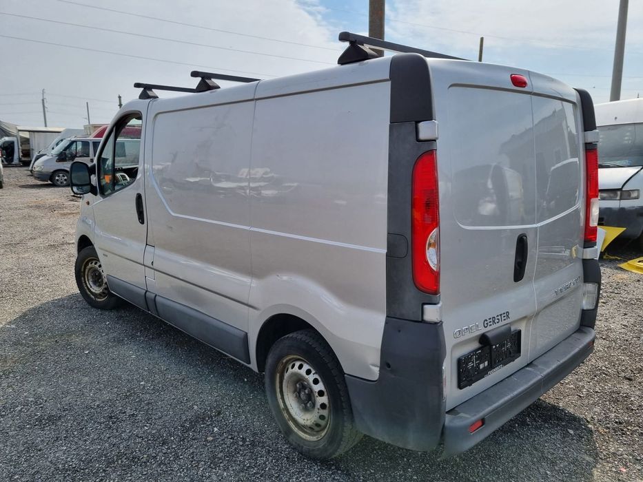 Dezmembram Opel Vivaro, an 2011, 2.0 DCI, Euro 5, cutie 6 trepte