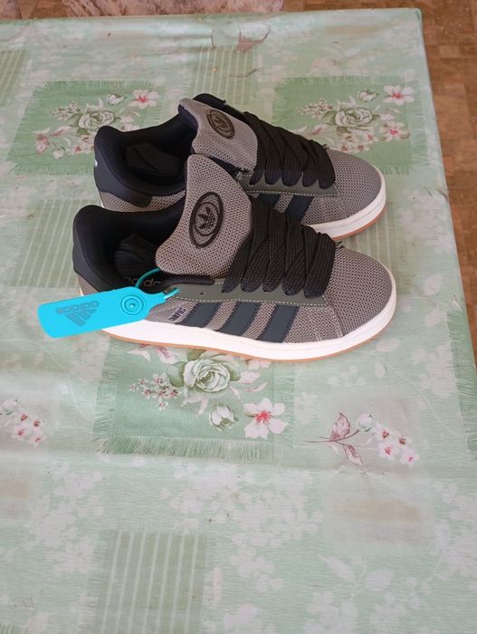 Продам кроссовки