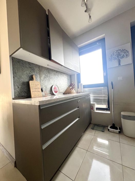 Обзаведено жилище с 3 спални и гараж