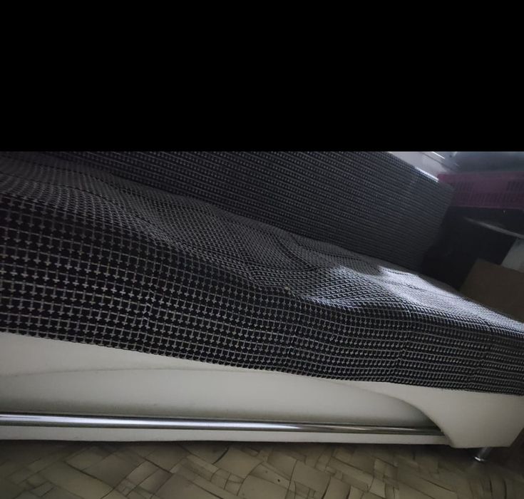 Отдам даром диван