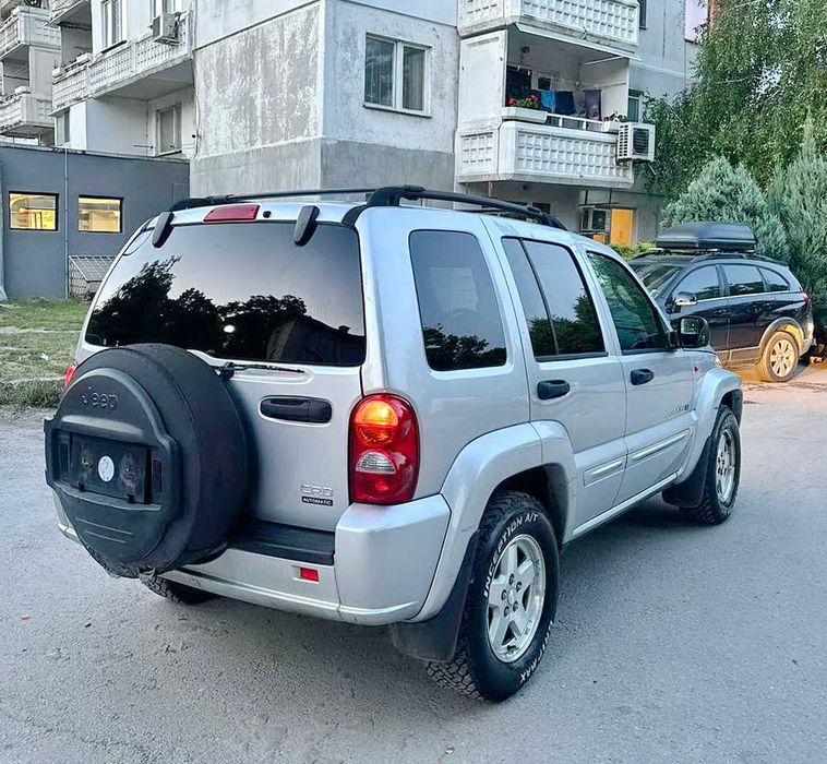Jeep  Cherokee  2.8 CRD  автомат - нов внос