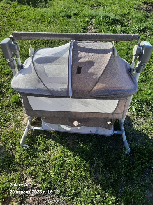 Манеж калыбель с пультом управление