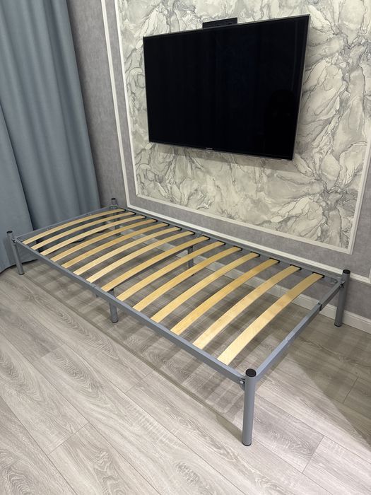 Кровать 90*200 состояние хорошее