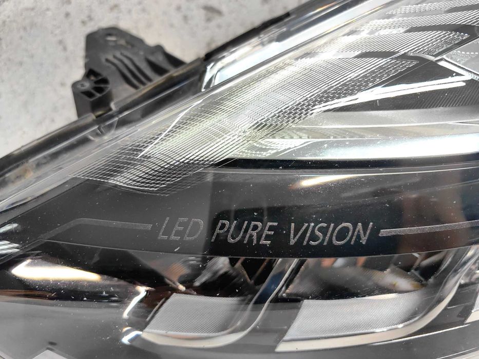 Оригинален фар Рено Клио  Renault Clio Full Led