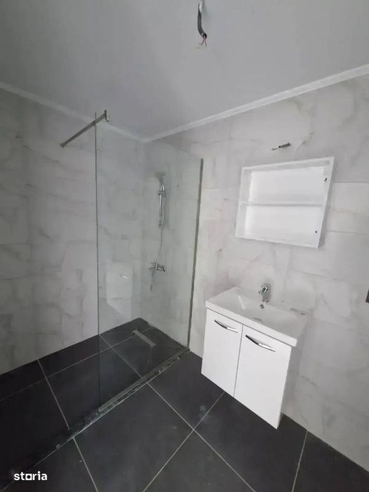 Finalizat Apartament 3 Camere Metrou 12 minute Mutare Rapida
