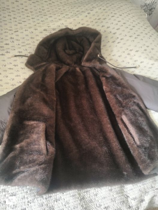 Продаю женские куртки,  безрукавка,