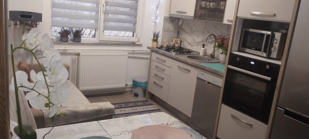 Apartament 2 camere, 50 mp situat pe str. Comuna din Paris, Tg Jiu.