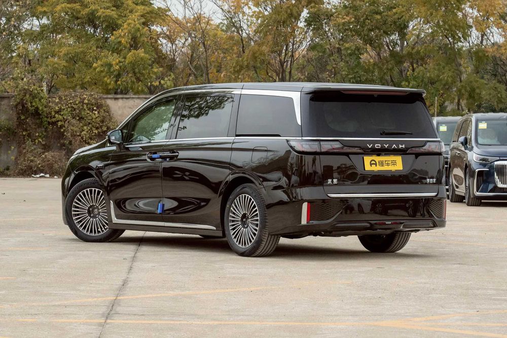 Voyah Dreamer Hybrid top version