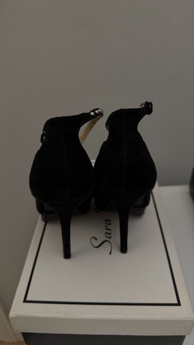 Продам черные туфли Zara на каблуке