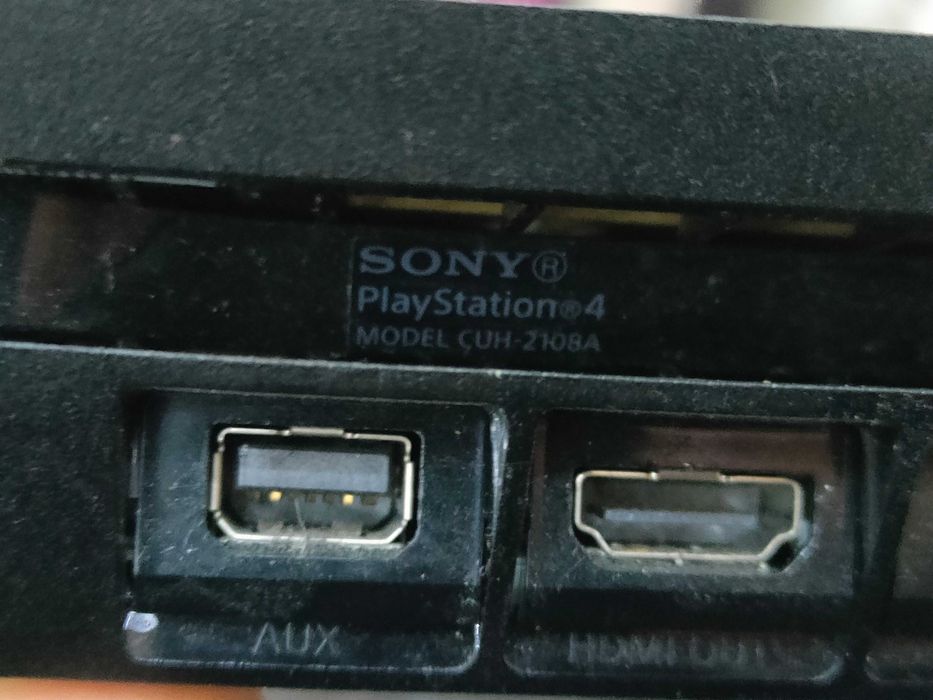 PlayStation 4 slim 512gb 200$