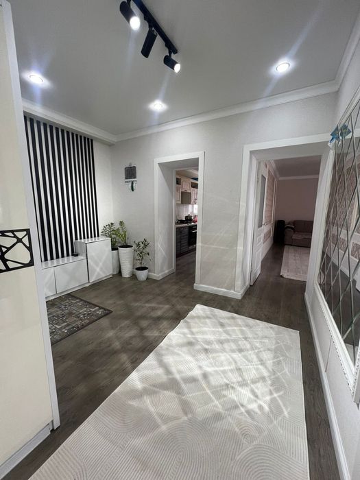 Продам 3 комнатнаю