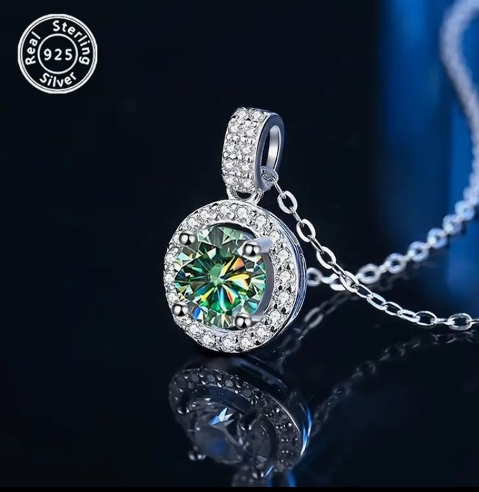 Комплект сребърни обеци и колие с Монсанит !