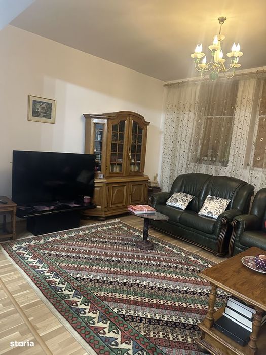Campina - ultracentral - casa + Spațiu comercial - 215000 Euro