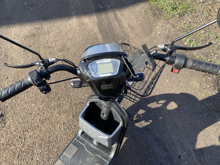 Скутер sk8 2025 года