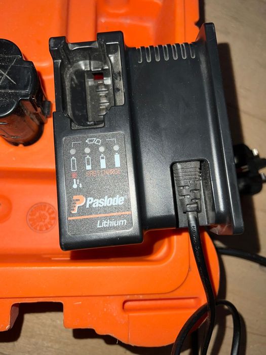 Pistol de Cuie Paslode IM360CI  + 2gaz + 1350 cuie