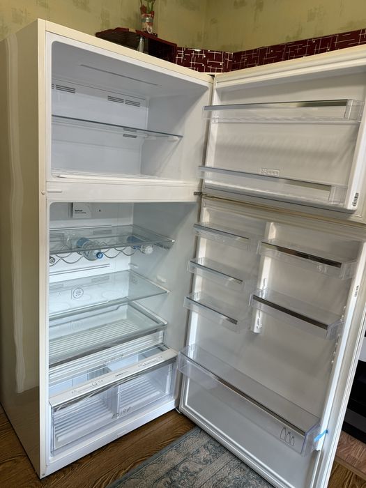 Продаю холодильник